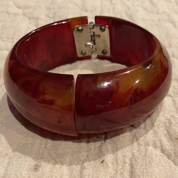 Bakelite Clamper Bangle Bracelet - Picture 3 of 3